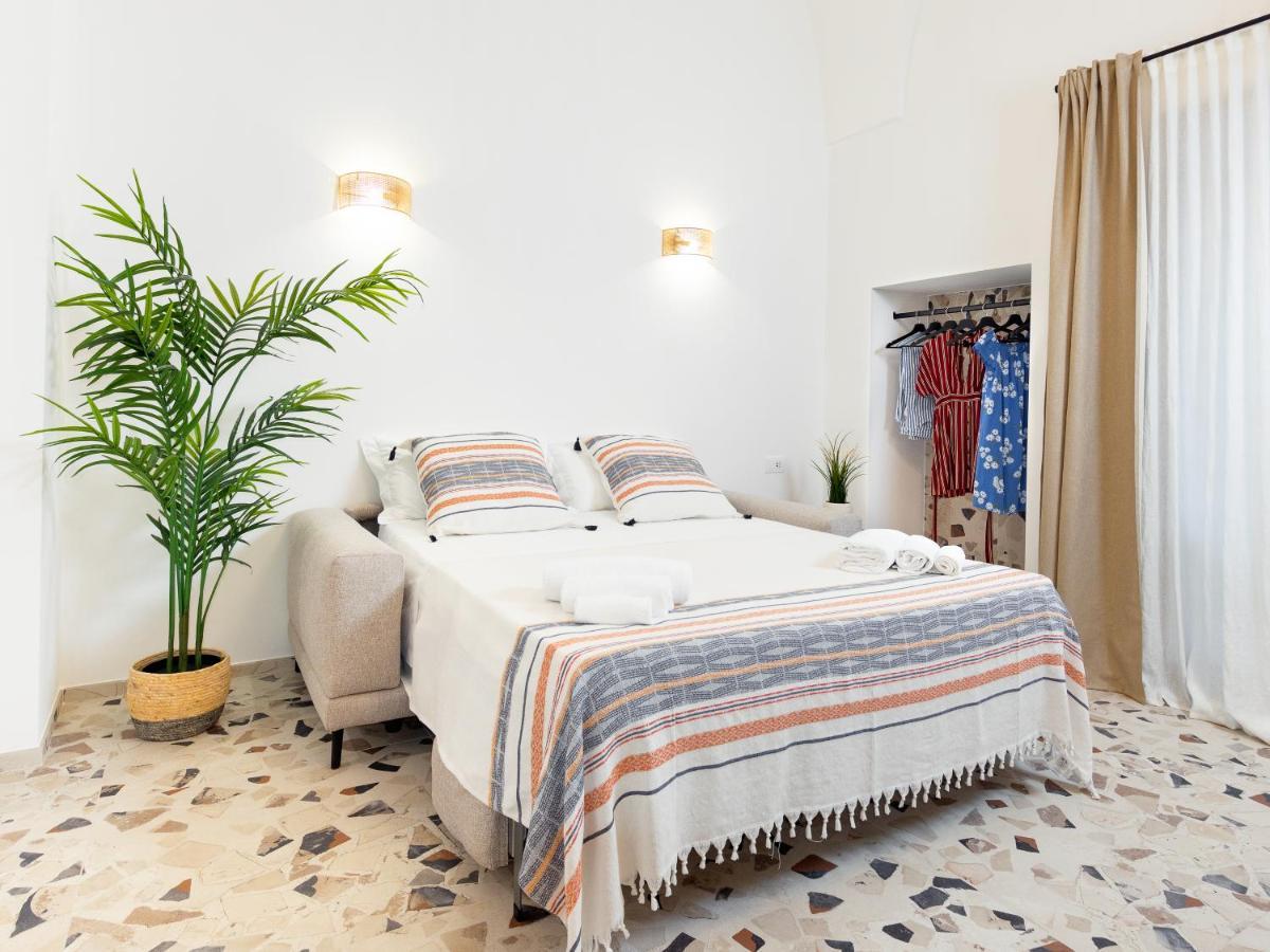 Cally Suite Room Martina Franca Exterior foto